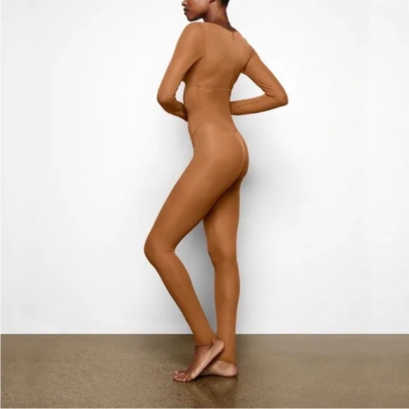 NWT SKIMS Ultra Fine Mesh Catsuit One Piece Jumpsuit Brown Size 4X Underwire - Picture 2 of 12